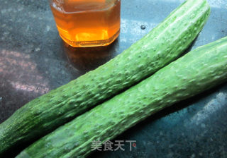 蚝油炝黄瓜的做法步骤：1