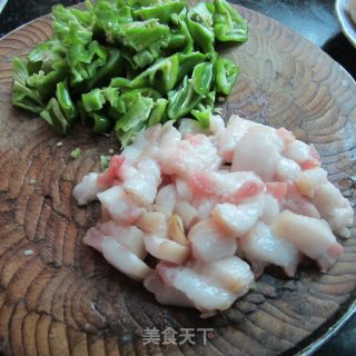 辣炒肥肉的做法步骤：1