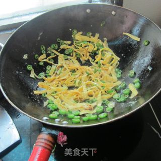 辣椒炒蛋丝的做法步骤：7