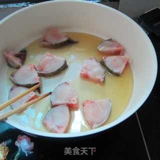 圆白菜煮鱼的做法步骤：2