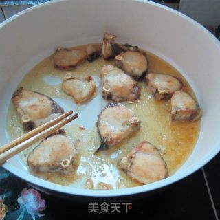 圆白菜煮鱼的做法步骤：3