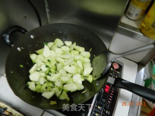 丝瓜炒鸡蛋的做法步骤：5