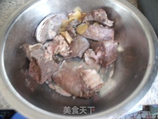 五香猪肺的做法步骤：1