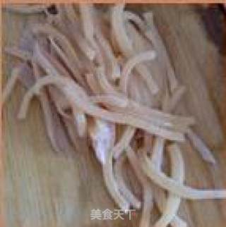家常小炒—韭菜鱿鱼的做法步骤：1