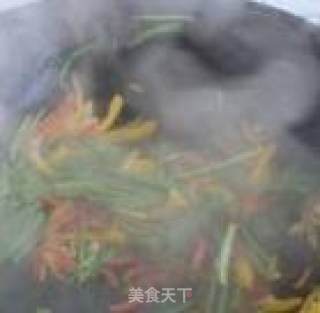 家常小炒—韭菜鱿鱼的做法步骤：5