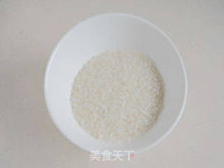【皮蛋瘦肉粥】--- 广式粥品里最常见的那一道的做法步骤：1