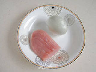 【皮蛋瘦肉粥】--- 广式粥品里最常见的那一道的做法步骤：2