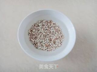 莲藕薏米骨头汤的做法步骤：1