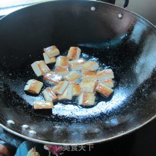 腊肉豆腐炒土豆的做法步骤：4