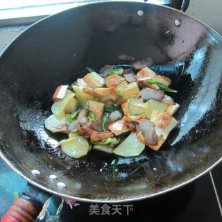 腊肉豆腐炒土豆的做法步骤：11