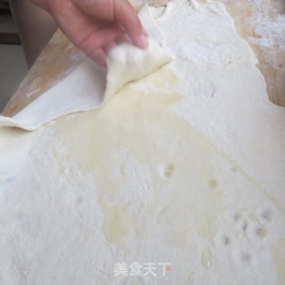 嘴边的美味-外酥里嫩油花饼的做法步骤：3