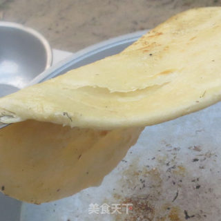 嘴边的美味-外酥里嫩油花饼的做法步骤：7