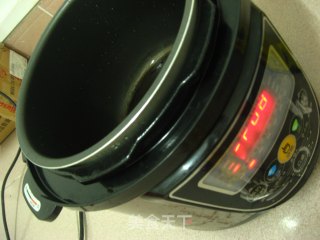 电饭锅版番茄辣椒炒米豆腐的做法步骤：3