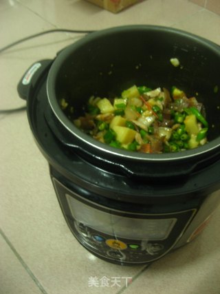 电饭锅版番茄辣椒炒米豆腐的做法步骤：11