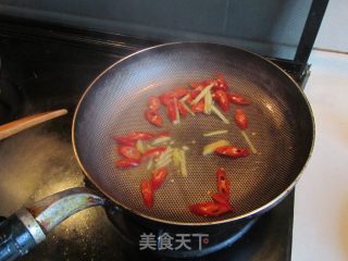 韭菜花炒鸭肠的做法步骤：7