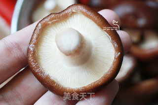 金花香菇卤面筋的做法步骤：4