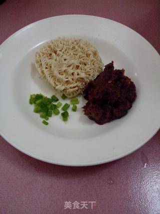 【丢掉速食拌面】茄子肉酱拌面的做法步骤：1