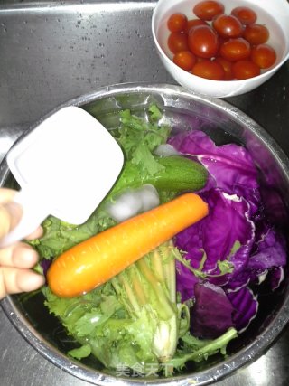 柠香油醋汁沙拉的做法步骤：2