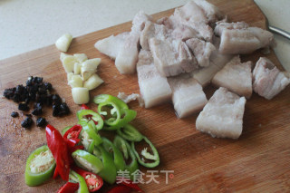 双椒豆豉肉的做法步骤：1
