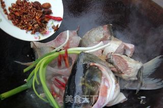 垮炖水库鱼的做法步骤：4