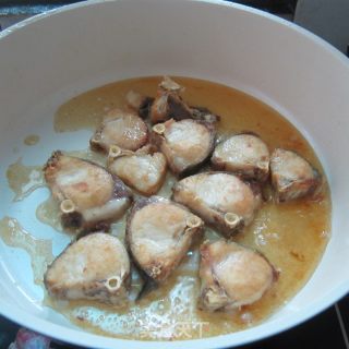 红辣椒粉烧鱼的做法步骤：3