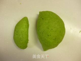 可爱的小青蛙菠菜汉堡的做法步骤：2