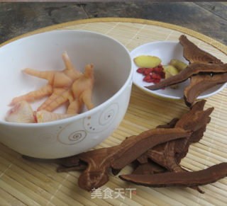 养五脏,安神助眠-灵芝凤爪汤的做法步骤：1