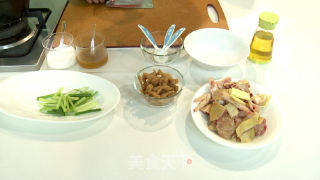 萝卜清煲鸡的做法步骤：1