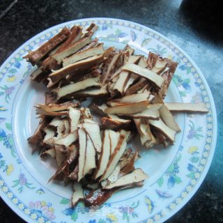 蒜米辣椒拌卤豆腐丝的做法步骤：4