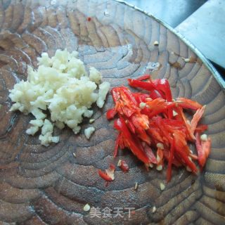蒜米辣椒拌卤豆腐丝的做法步骤：5