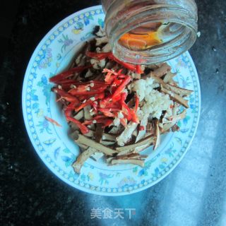 蒜米辣椒拌卤豆腐丝的做法步骤：6