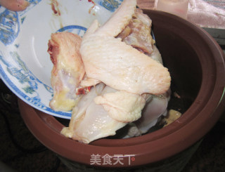 客家靓汤___祛湿益气五指毛桃炖老鸡的做法步骤：5