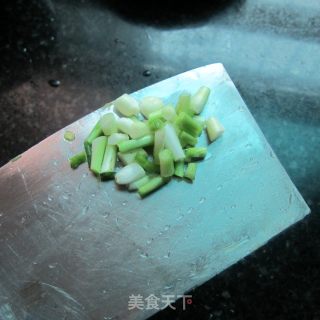 小炒黄豆芽的做法步骤：2