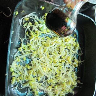 小炒黄豆芽的做法步骤：6