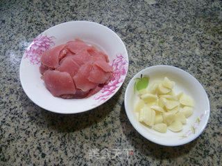 里脊肉炒红苋菜的做法步骤：2