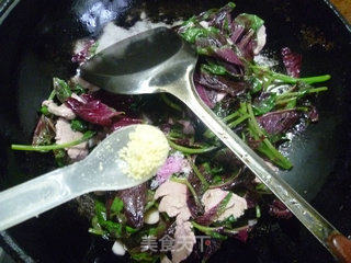 里脊肉炒红苋菜的做法步骤：10
