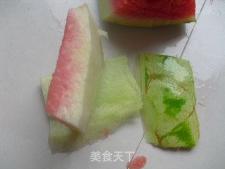 凉拌西瓜皮的做法步骤：2