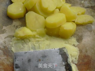 土豆发面饼的做法步骤：1