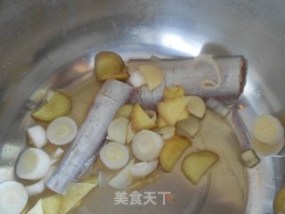 剁椒带鱼的做法步骤：1
