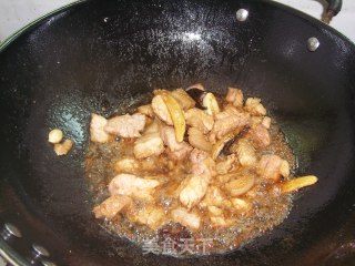 猪肉炖粉皮的做法步骤：4
