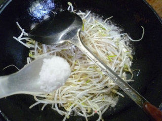 清炒绿豆芽的做法步骤：5
