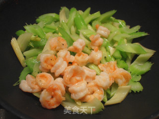 芹菜腰果虾仁的做法步骤：8