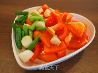 甜椒花菜的做法步骤：1