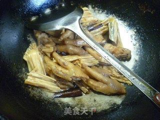 凤爪烧腐竹的做法步骤：15