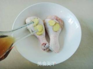 敢吃你就有福——蚂蚁扛鸡腿的做法步骤：2