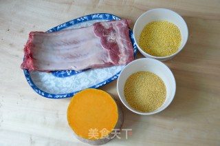 金瓜小米排骨的做法步骤：1