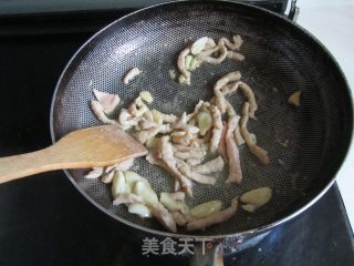红萝卜炒肉丝的做法步骤：4