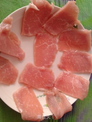 锅包肉的做法步骤：1