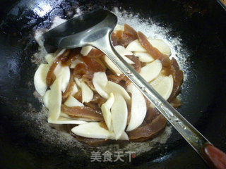 酱瓜炒茭白的做法步骤：11