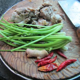 香菜猪头肉的做法步骤：1